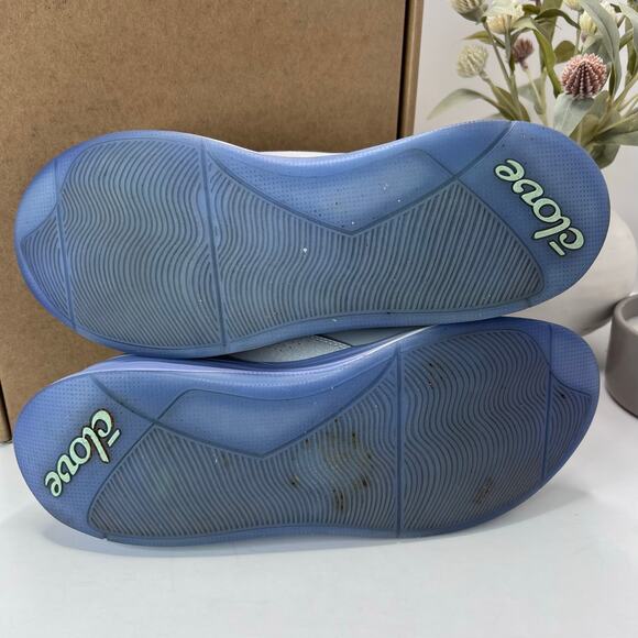 Clove Gray Matter Classic Comfort Sneaker Nursing Shoes Women W10/M8.5 Men - Picture 8 of 10